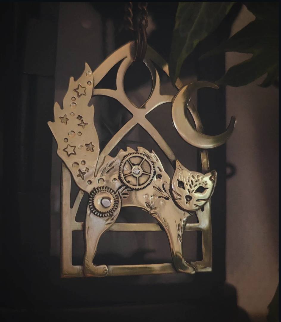 collier-chat-gothique-lune-engrenages-steampunk